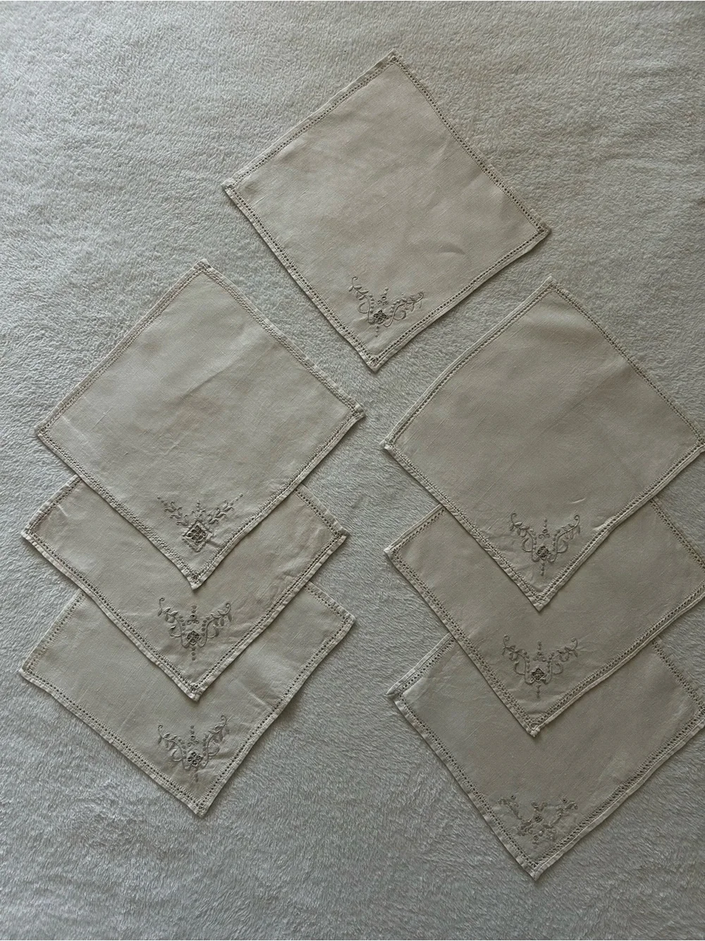 Vintage Linen Napkins Ecru Colored Leaf Pattern Set Of 7 Dinnerware 11.5